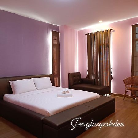 Jong Lux Pak Dee Bed & Breakfast Uttaradit Exterior foto