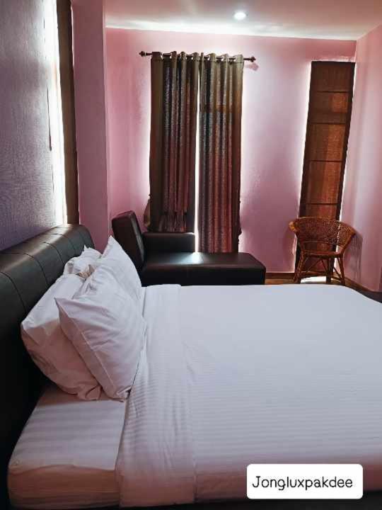Jong Lux Pak Dee Bed & Breakfast Uttaradit Exterior foto
