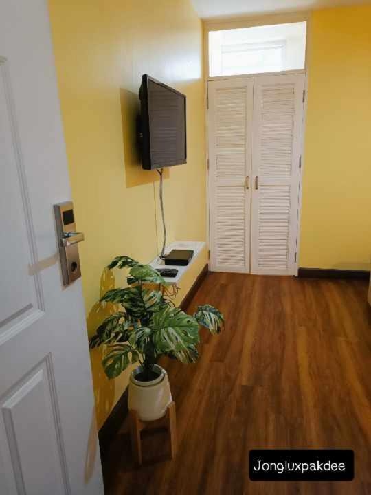 Jong Lux Pak Dee Bed & Breakfast Uttaradit Exterior foto