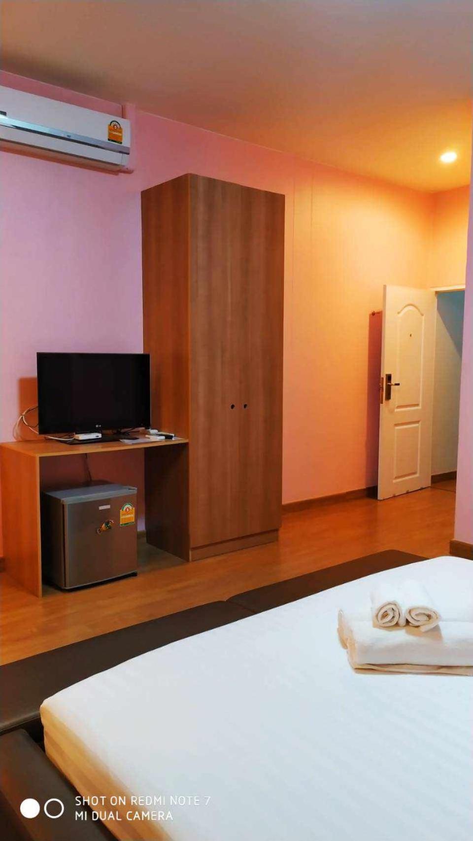 Jong Lux Pak Dee Bed & Breakfast Uttaradit Exterior foto