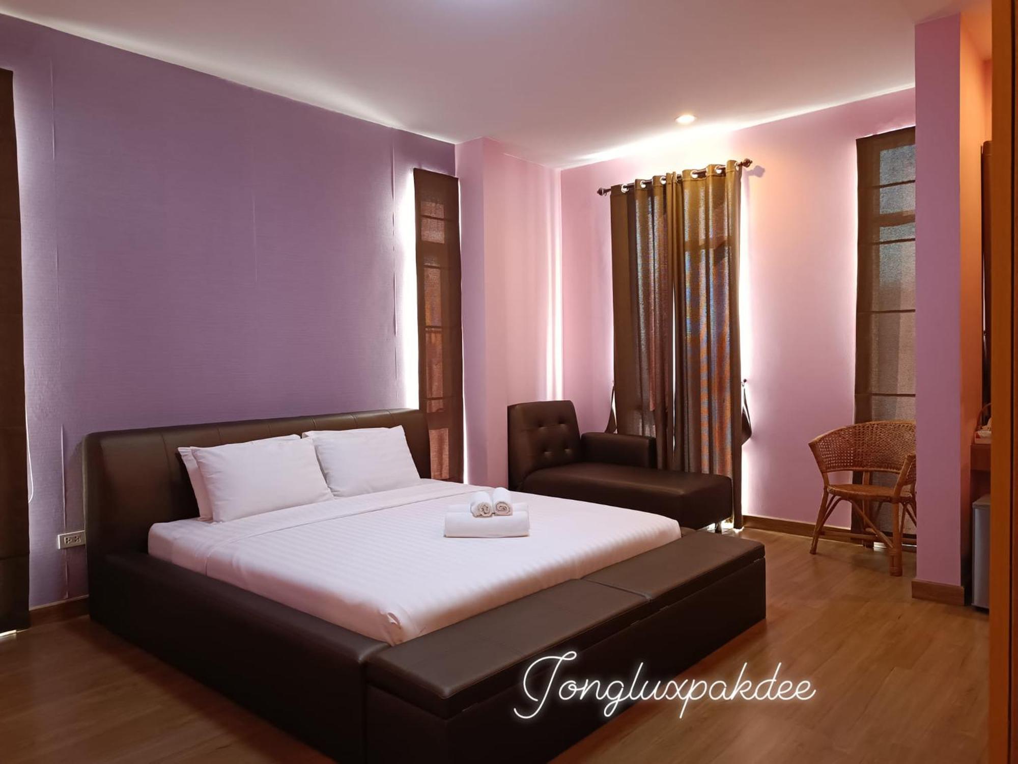 Jong Lux Pak Dee Bed & Breakfast Uttaradit Exterior foto