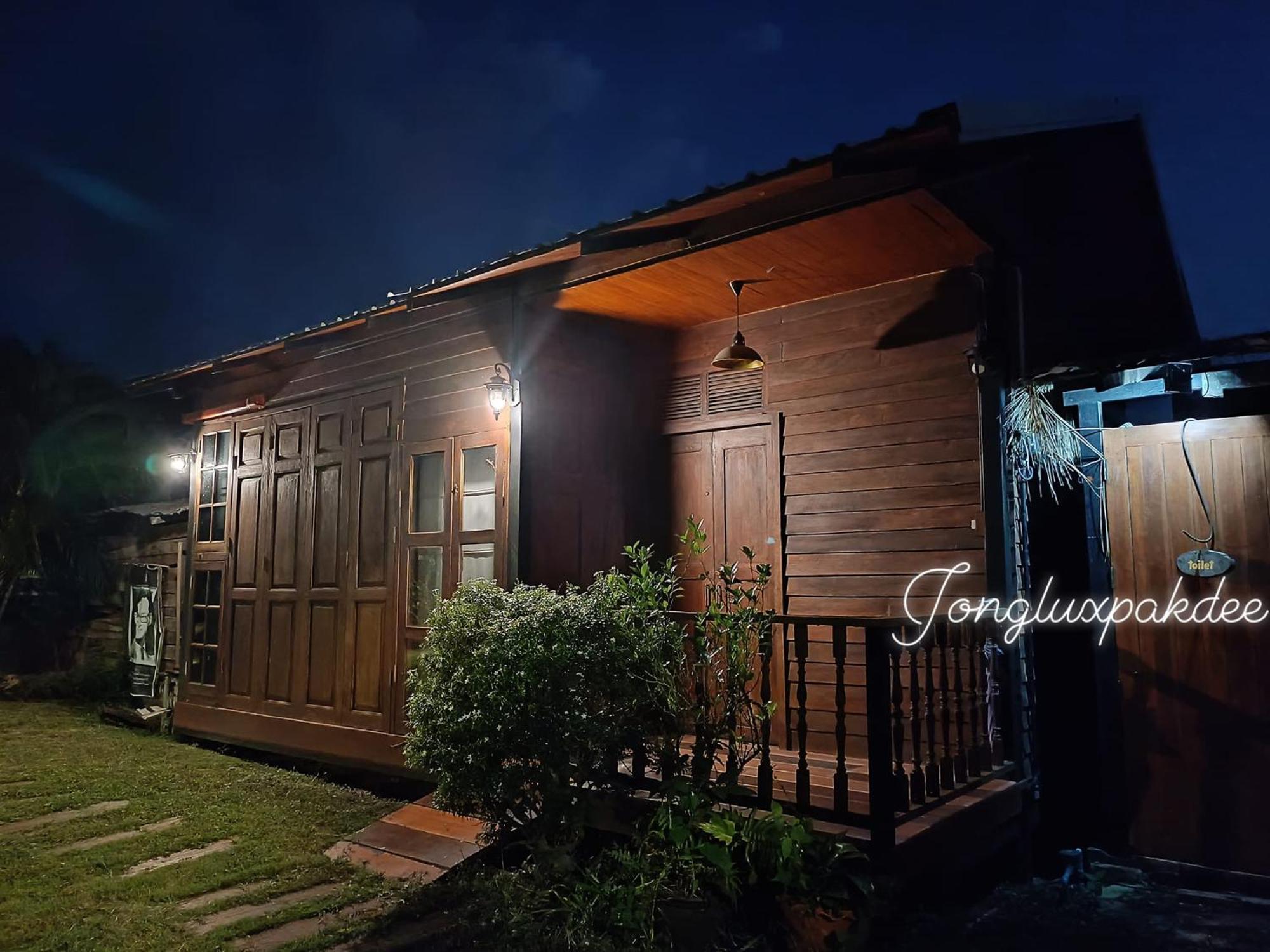 Jong Lux Pak Dee Bed & Breakfast Uttaradit Exterior foto
